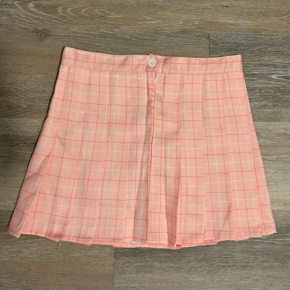 BOGO Pink pleated plaid mini skirt - Picture 6 of 6
